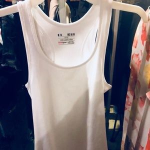 White tank to new with no tags never worn !